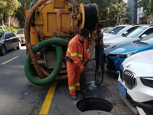 汉滨排污管道清淤