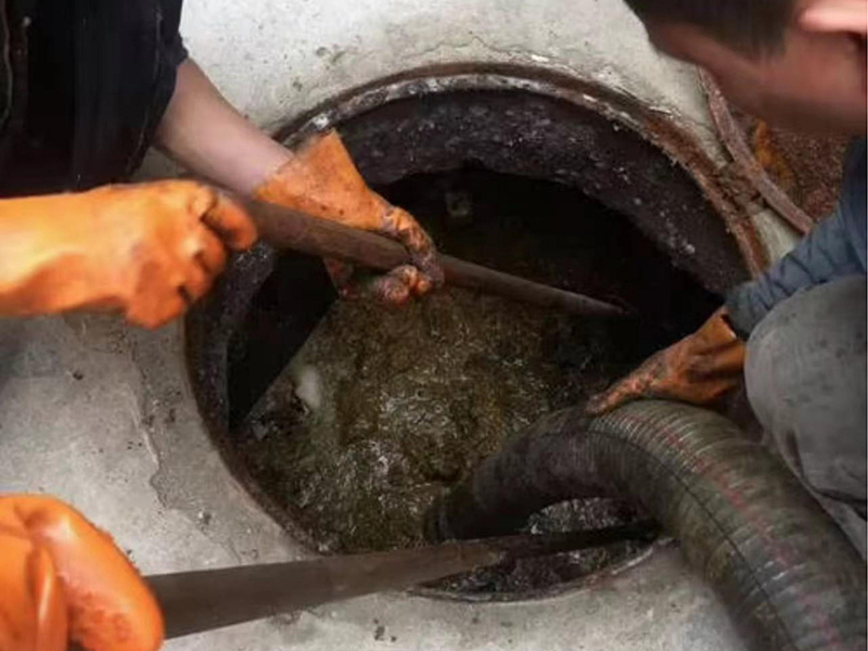 汉滨清理化粪池时如何避免沼气的危害?